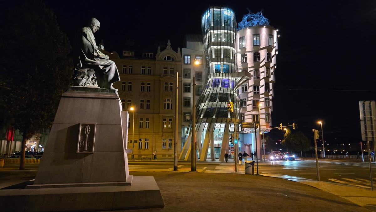 Dancing House in Prague: History, Architecture and Visitor Guide